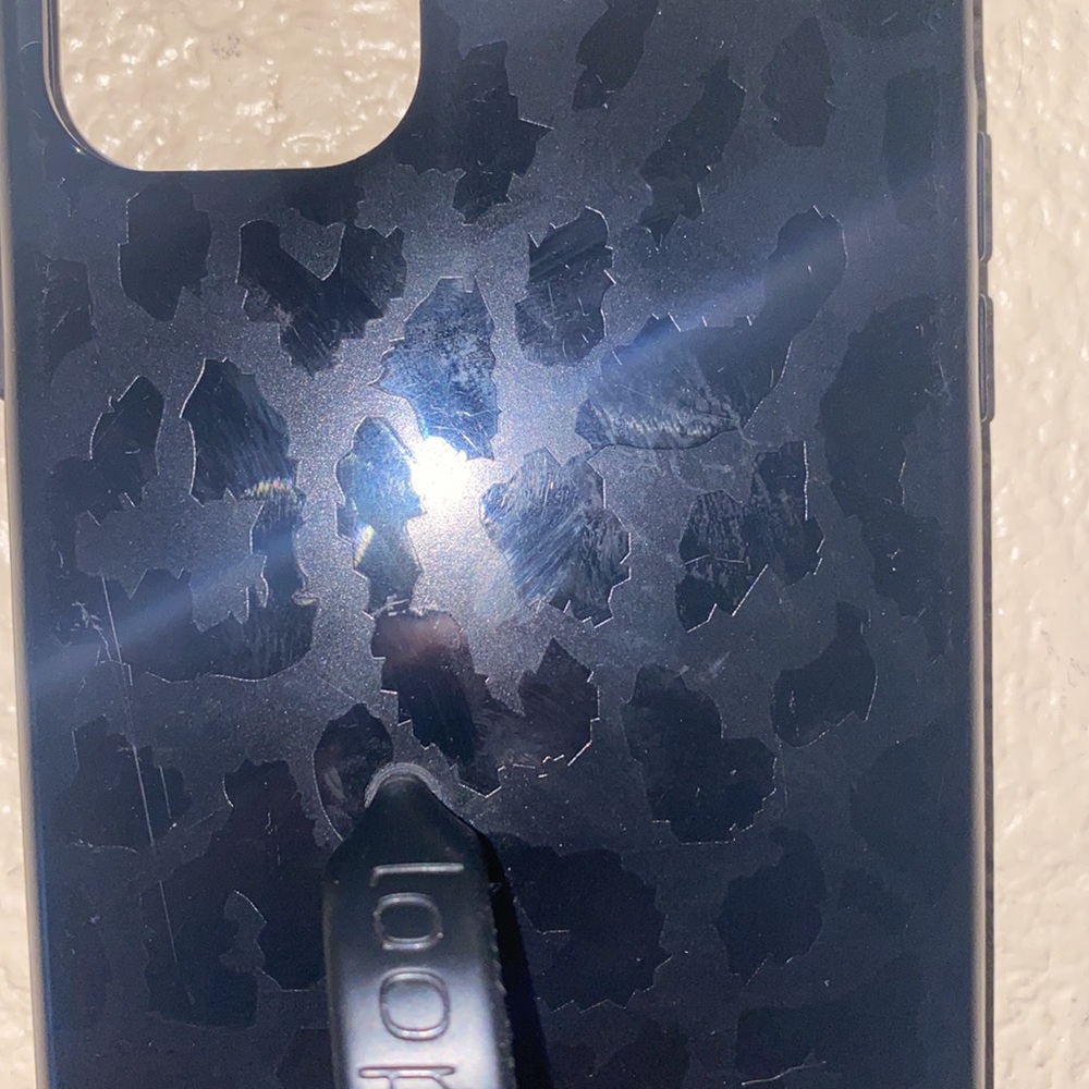 Black leopard Loopy case - Picture 7 of 8